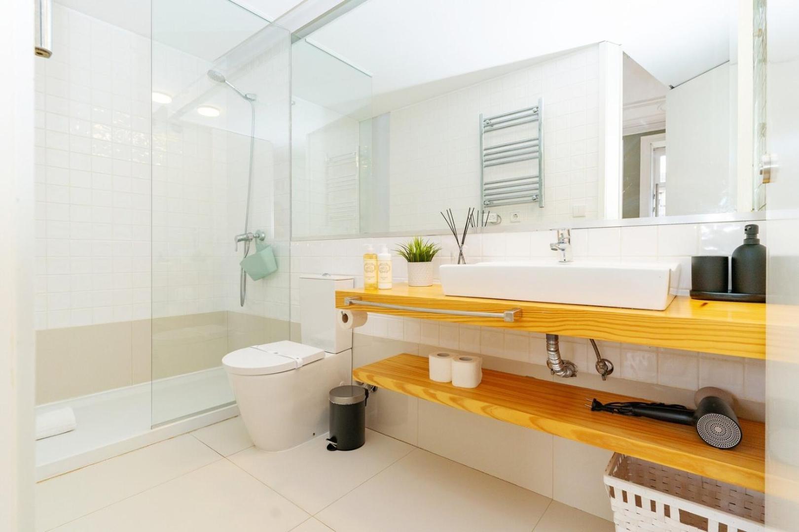 Loft With Private Balcony And A Classic Ceiling Luxuszelt Porto