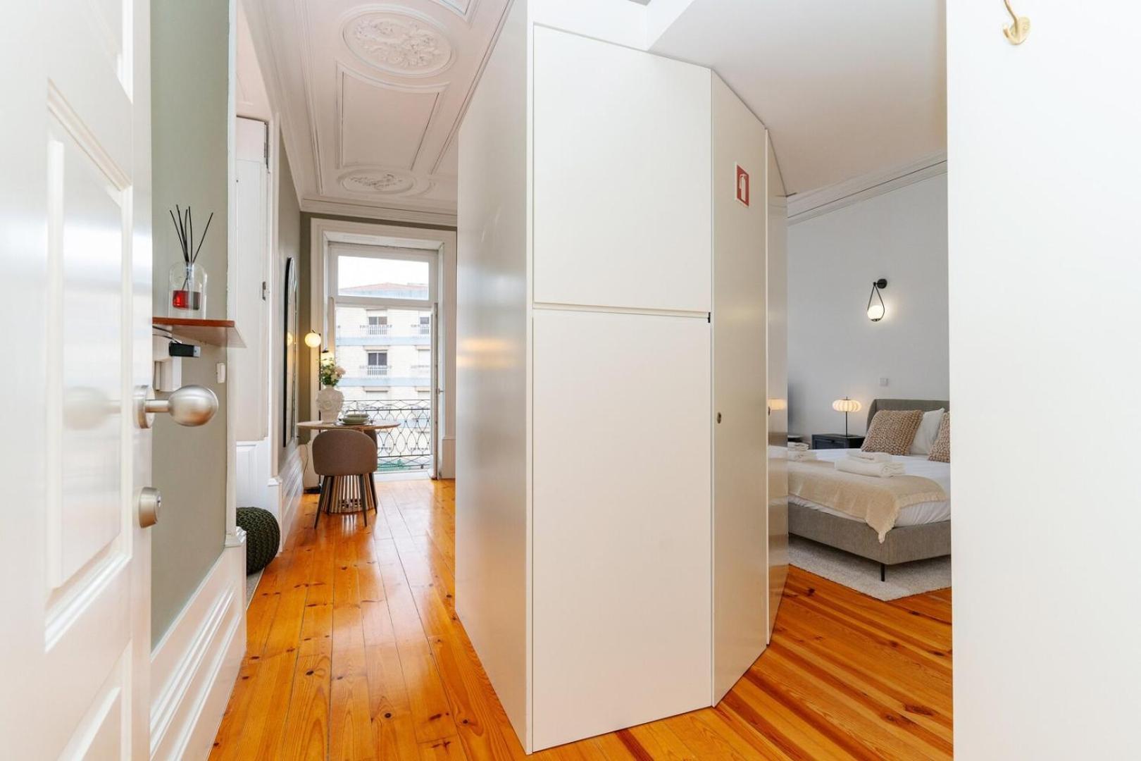Loft With Private Balcony And A Classic Ceiling